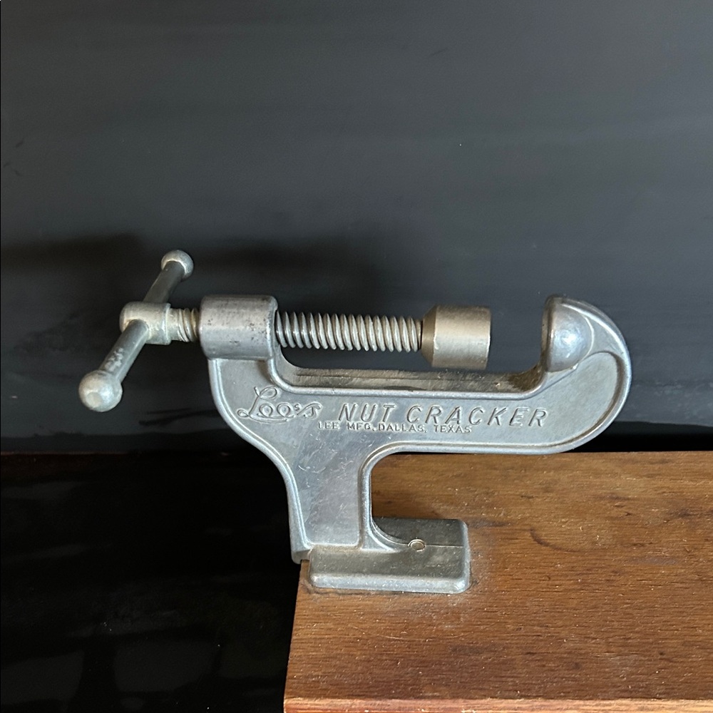 Lee’s Nut Cracker Vintage Cast Metal Clamp-Mount - Silver Dallas Texas - Picture 4 of 8